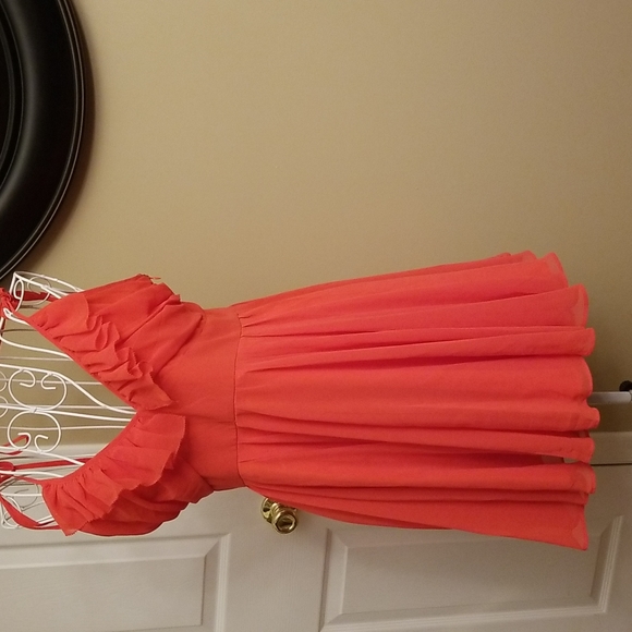 Adorable Lulu's apricot dress - Picture 3 of 10